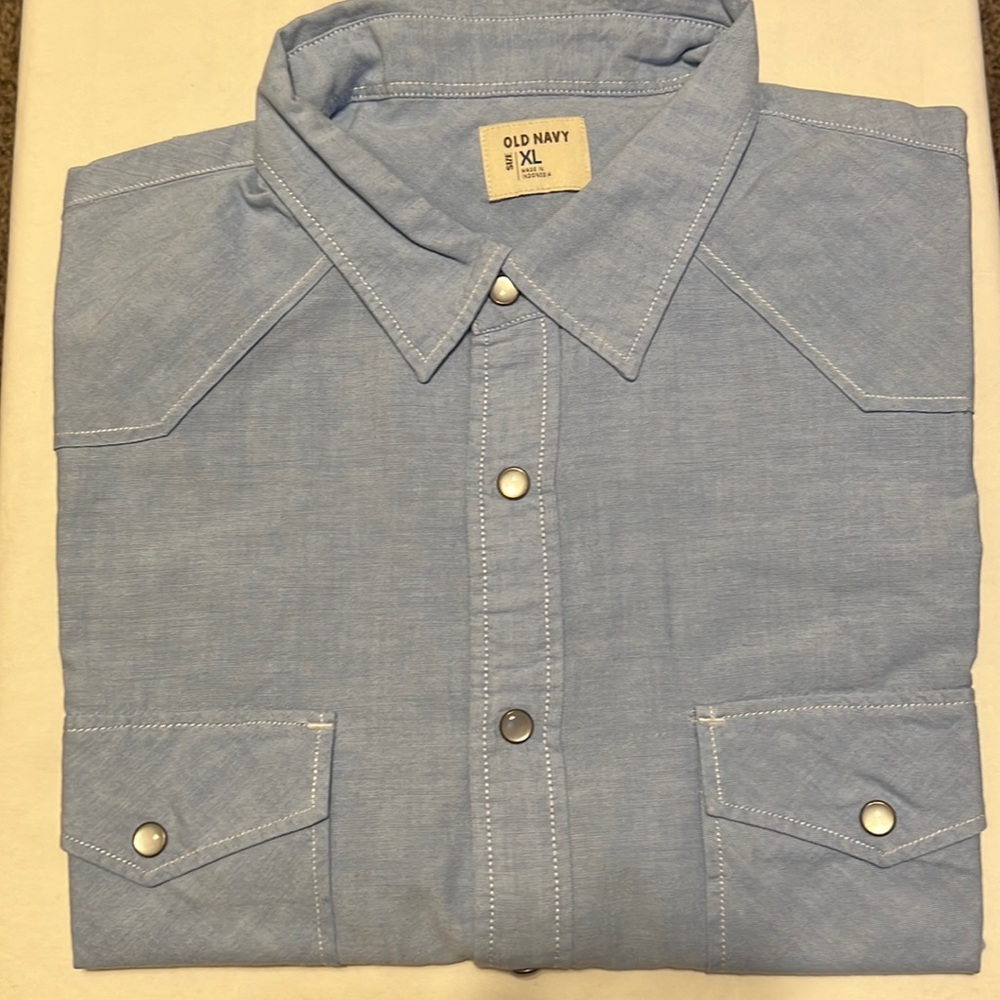 Old Navy short sleeve shirt